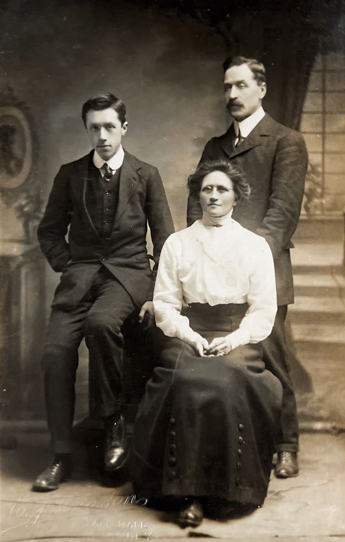 Arthur Pollard and Mary Moreton with their son Gerald, 1912